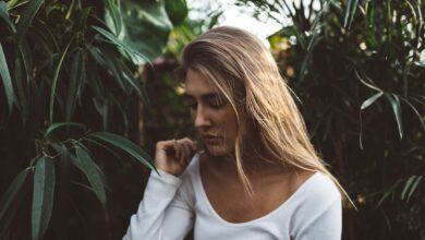 Photo Image: Person mentoring Nouns: Mentor, student