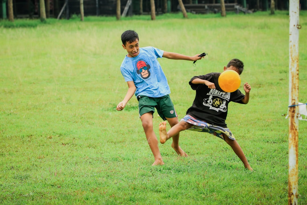 Photo Child hitting